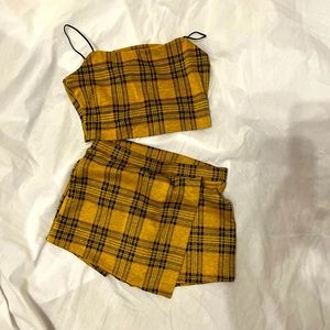 Liz & Sara tank and shorts size Large  Juniors Top is 13" shorts 14"